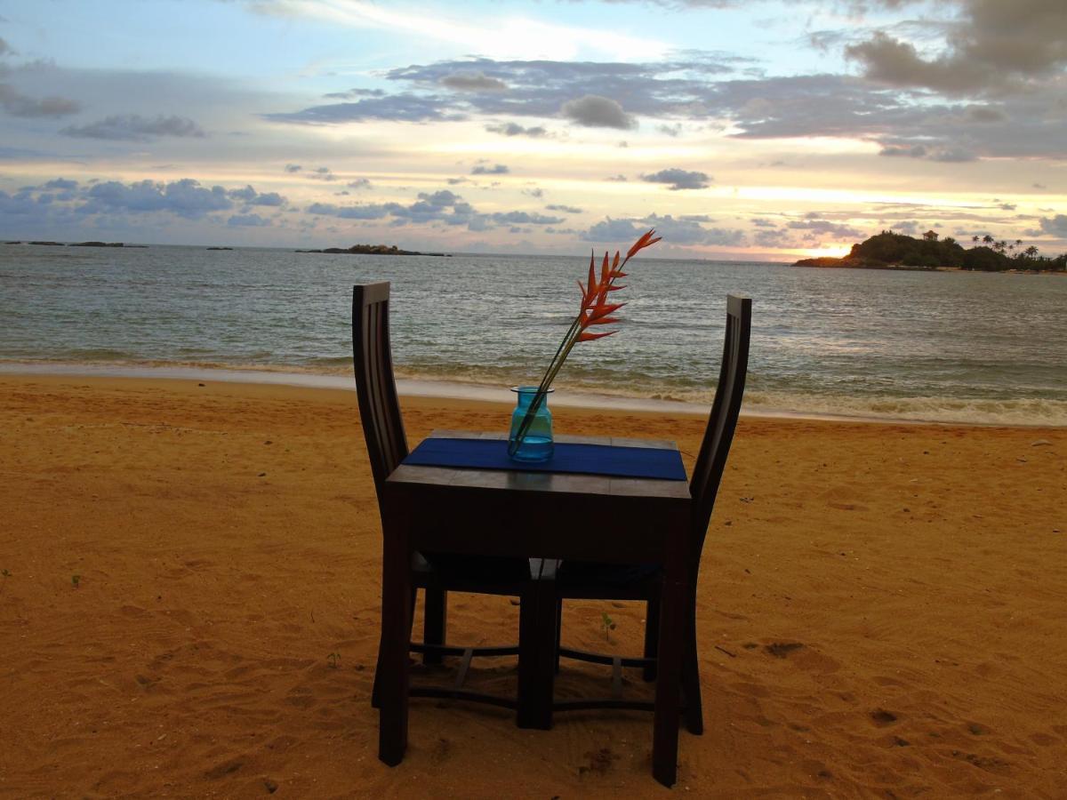 Banana Beach Унаватуна Екстер'єр фото